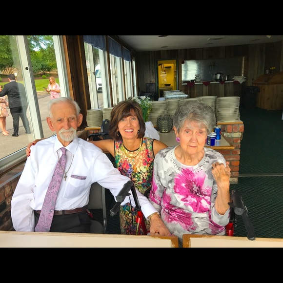 Meet your Posher, Sharon - Picture 1 of 1